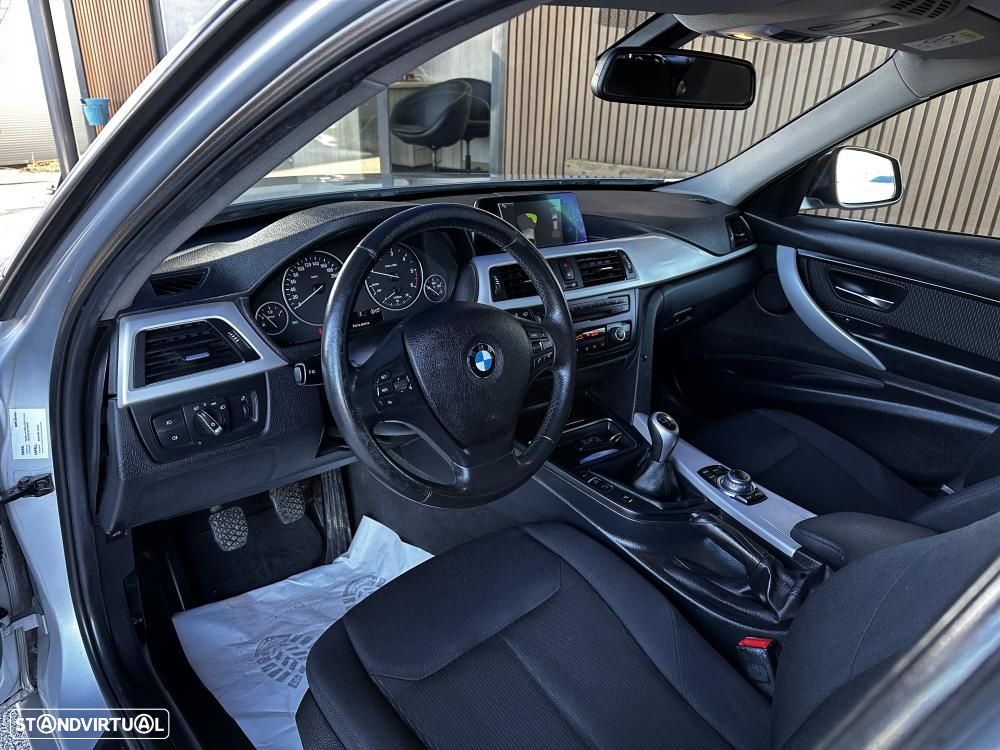 BMW 320 d Sport Line - 19