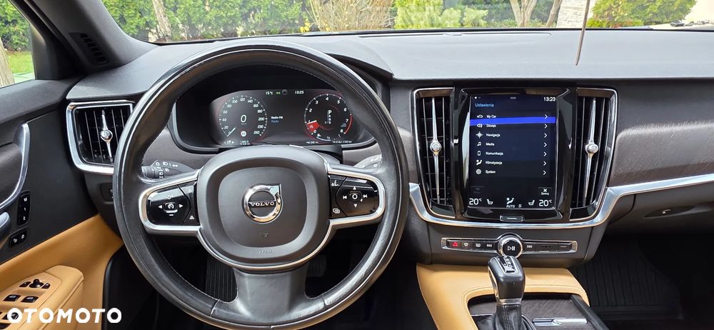 Volvo V90 Cross Country T6 AWD Pro - 36