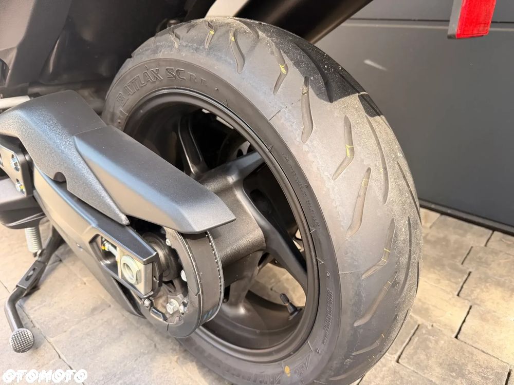 Yamaha Tmax - 7