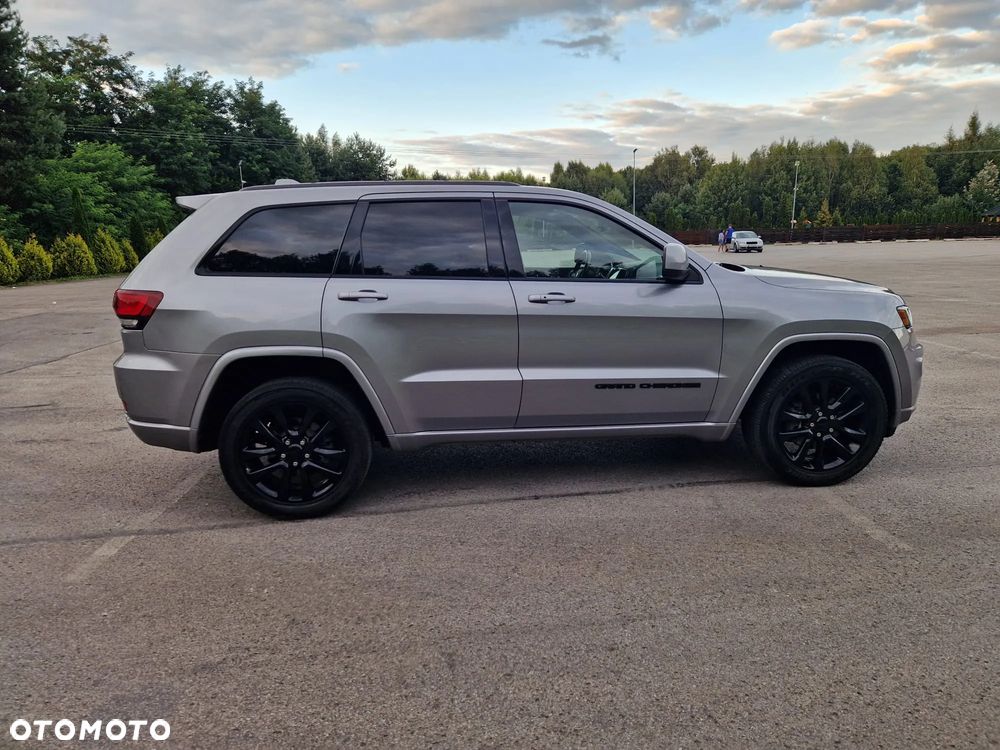 Jeep Grand Cherokee - 1