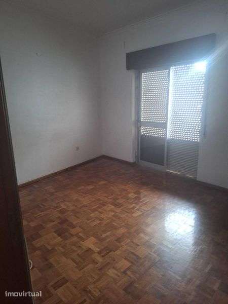 Apartamento T3 (1º Andar de Vivenda) Catujal - Grande imagem: 3/10