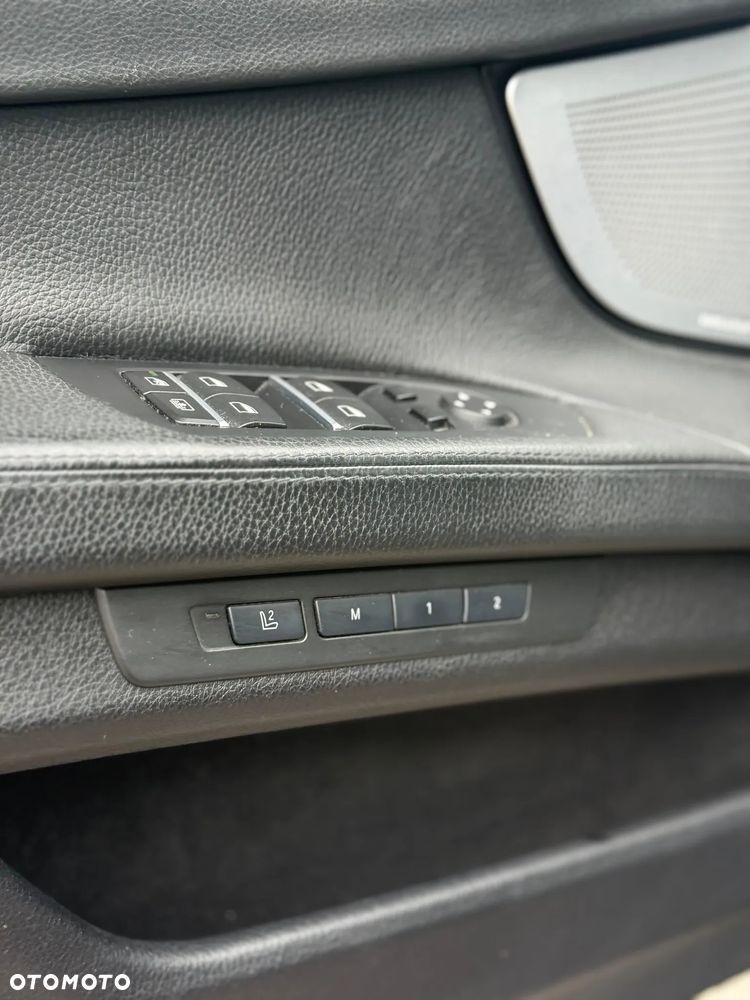 BMW Seria 7 750d xDrive - 32