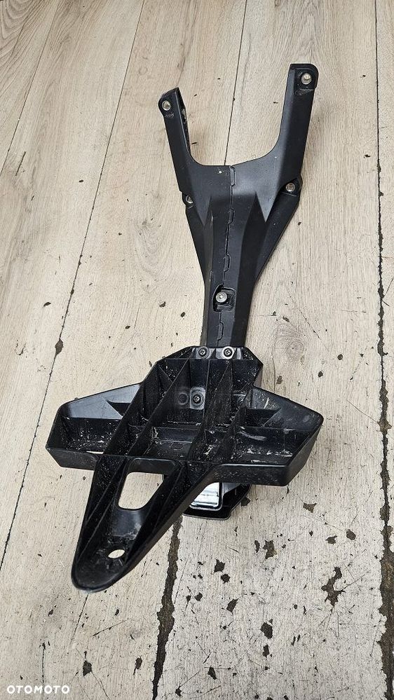 Uchwyt tablicy kierunkowskazów Honda CB125 R - 14