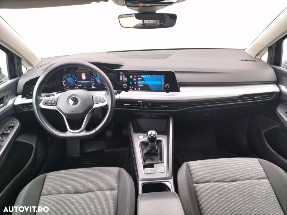 Volkswagen Golf - 11