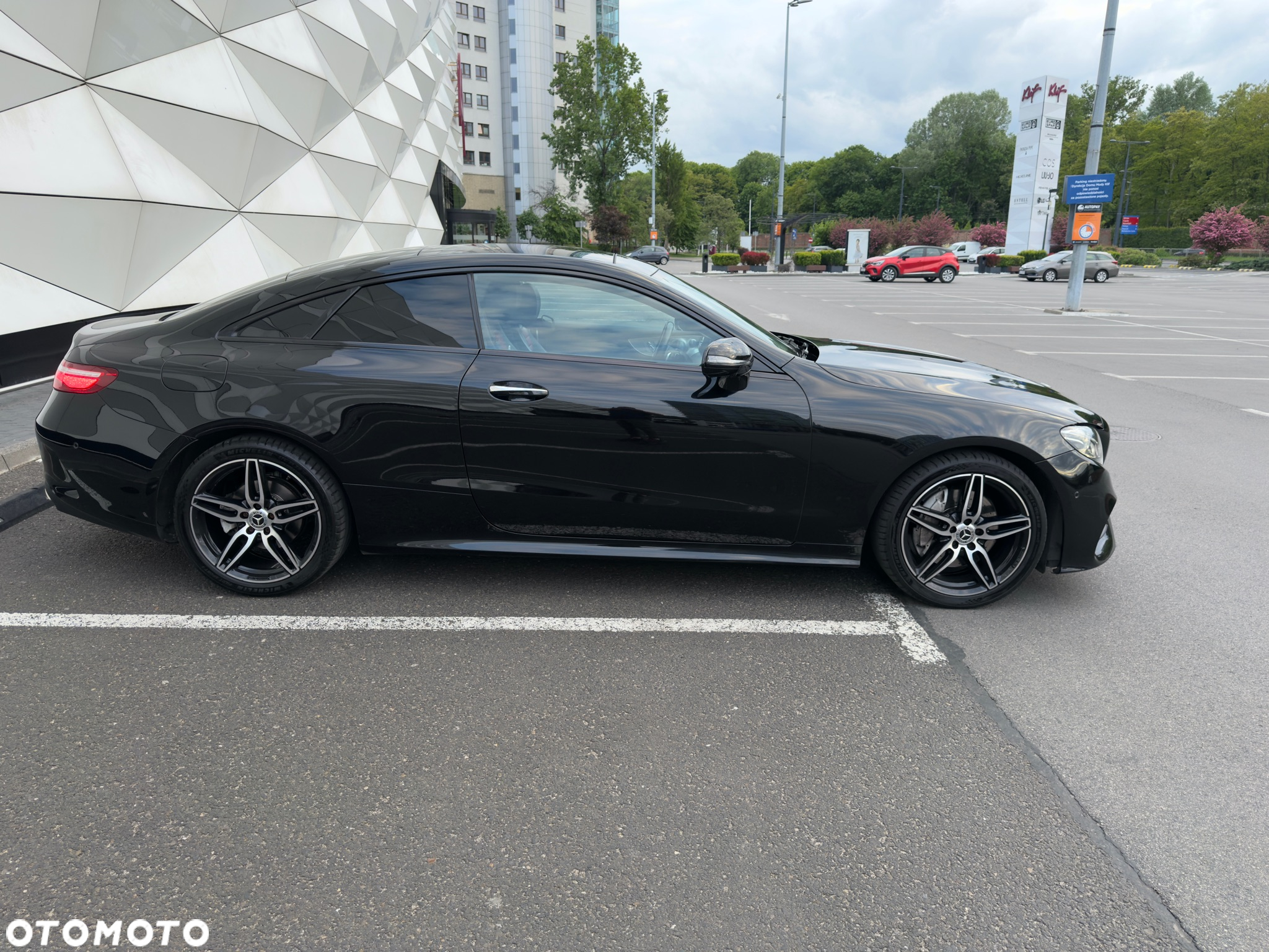 Mercedes-Benz Klasa E 200 Coupe 4-Matic 9G-TRONIC - 4