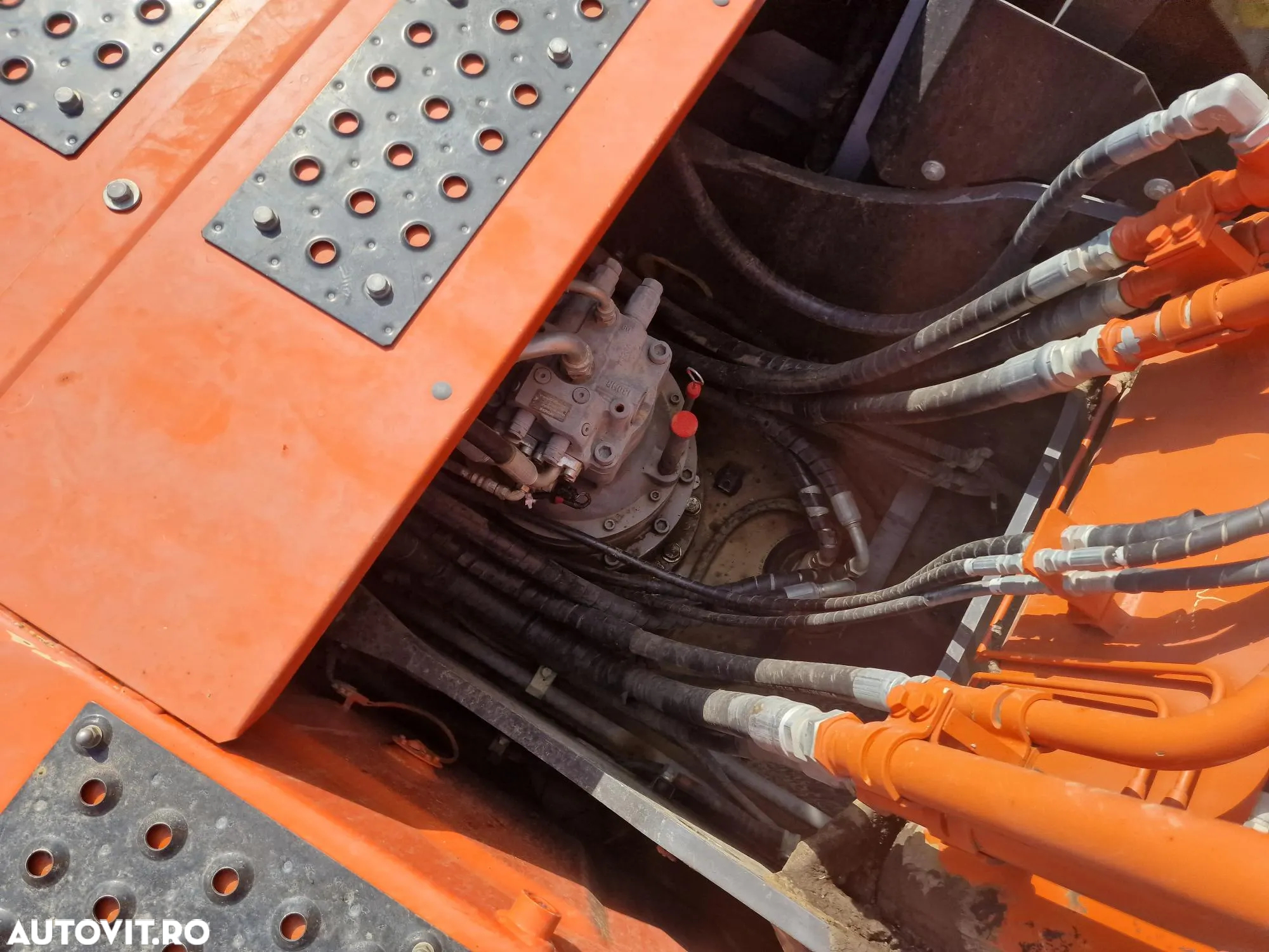 Hitachi ZX350-7, 2020, 9.420h, Cupa 2,2mc NOUA-94.900 Eur+Tva, Masa operationala 26,5t, Consum mediiu 14,1l/h, camera spate, camere laterale, inst picon, AC climatronic, Scaun operator pneumatic, lant 90% ok, STARE FOARTE BUNA, posibil leasing 5 ani-94900Eur - 33