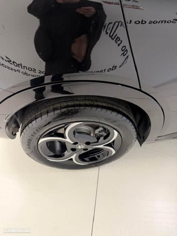 Alfa Romeo Junior 1.2 Q4 eDCT6 - 20