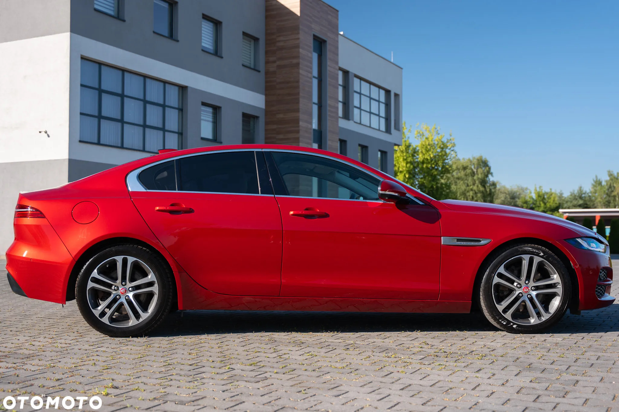 Jaguar XE 2.0 D180 R-Dynamic HSE - 15