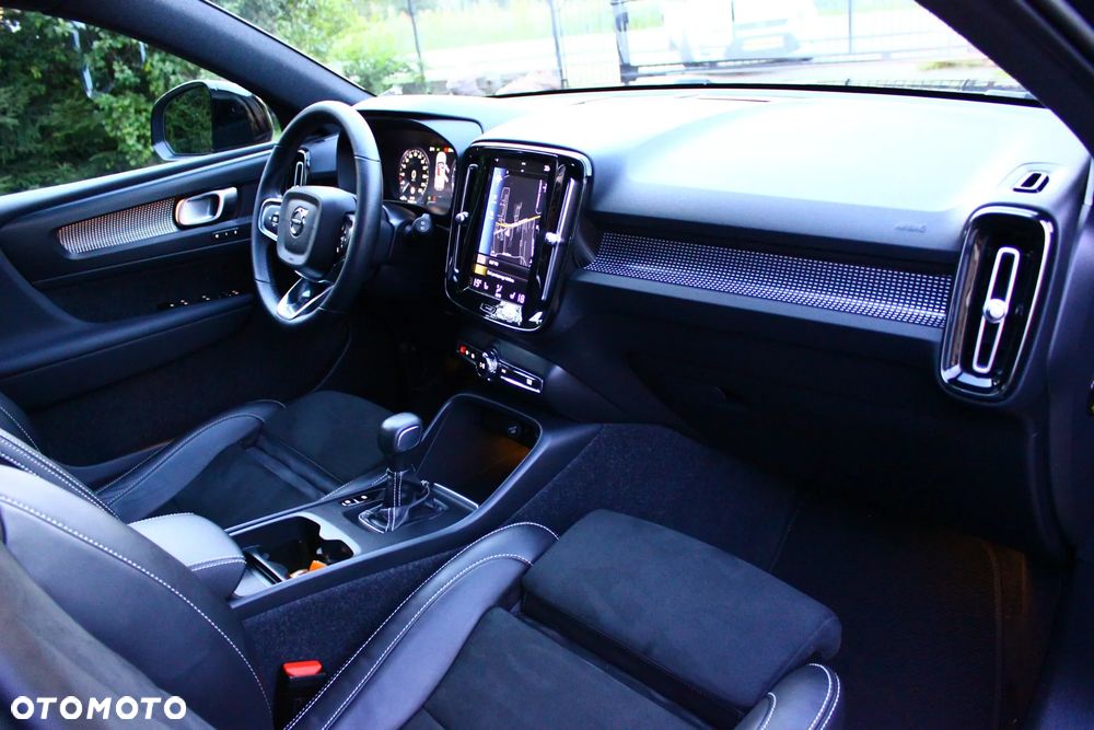 Volvo XC 40 - 40
