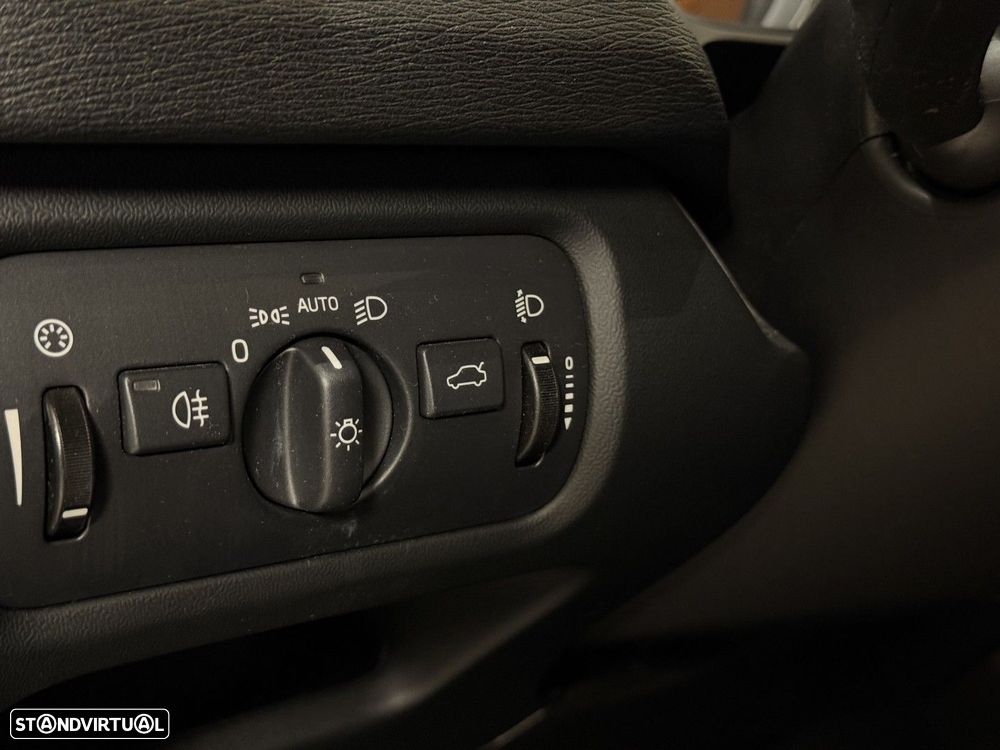 Volvo V40 2.0 D2 Momentum - 8