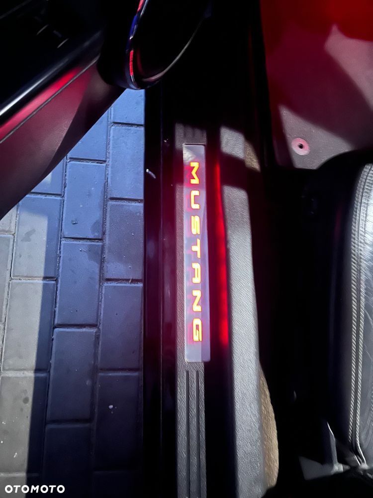 Ford Mustang 3.7 V6 Premium - 37