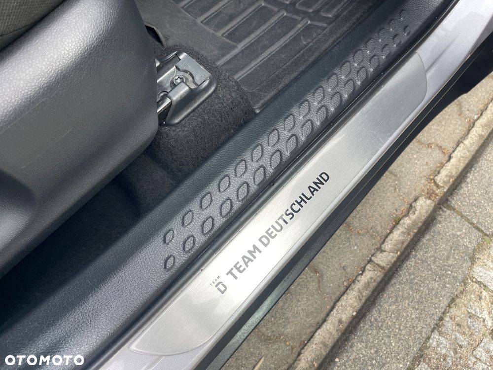 Toyota C-HR 2.0 Hybrid Team Deutschland - 30