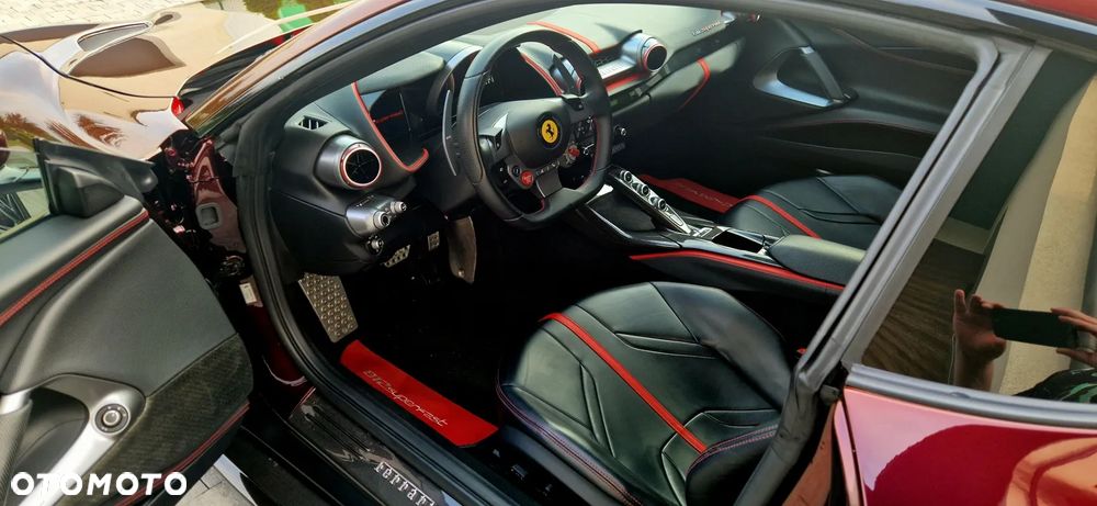 Ferrari 812 Superfast - 25