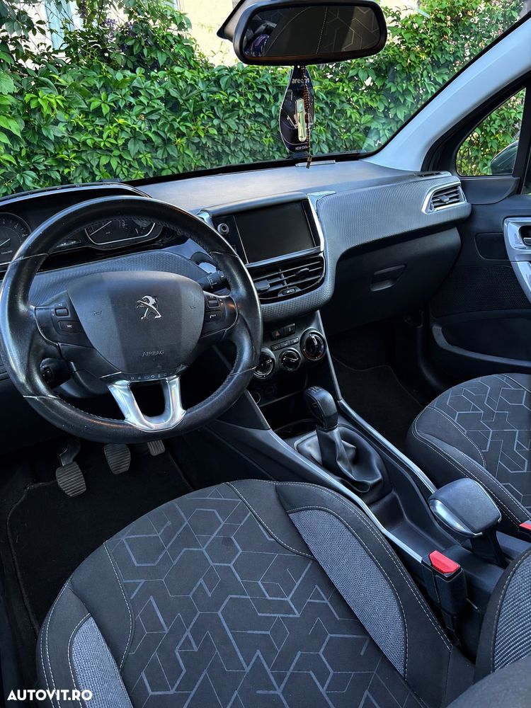 Peugeot 2008 - 11