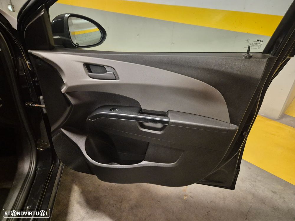 Chevrolet Aveo 1.2 LT Bi-Fuel - 40