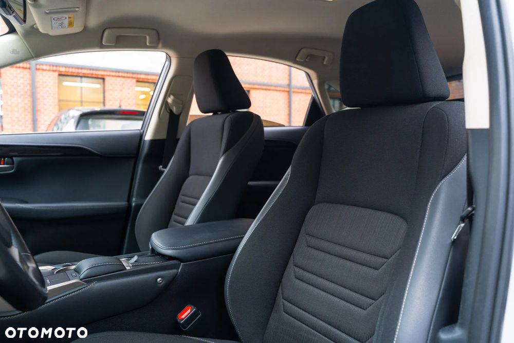 Lexus NX 300h Business Edition AWD - 10