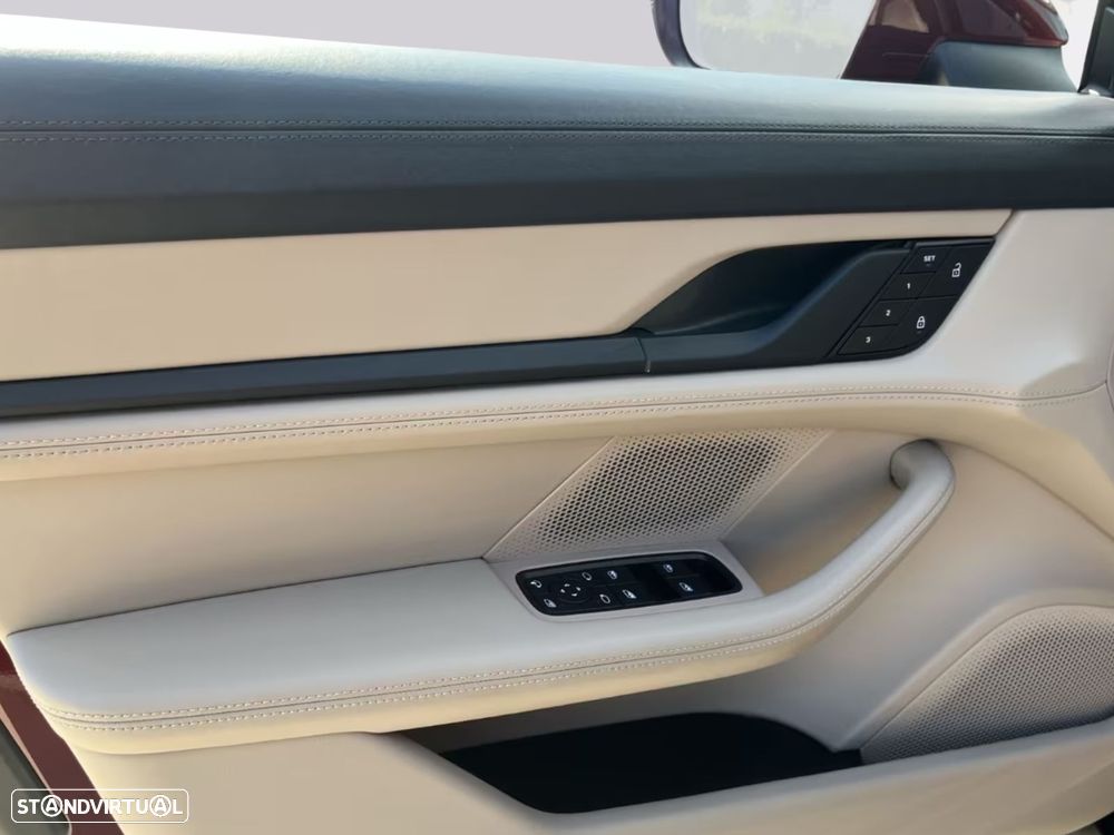 Porsche Taycan Cross Turismo Turbo - 7