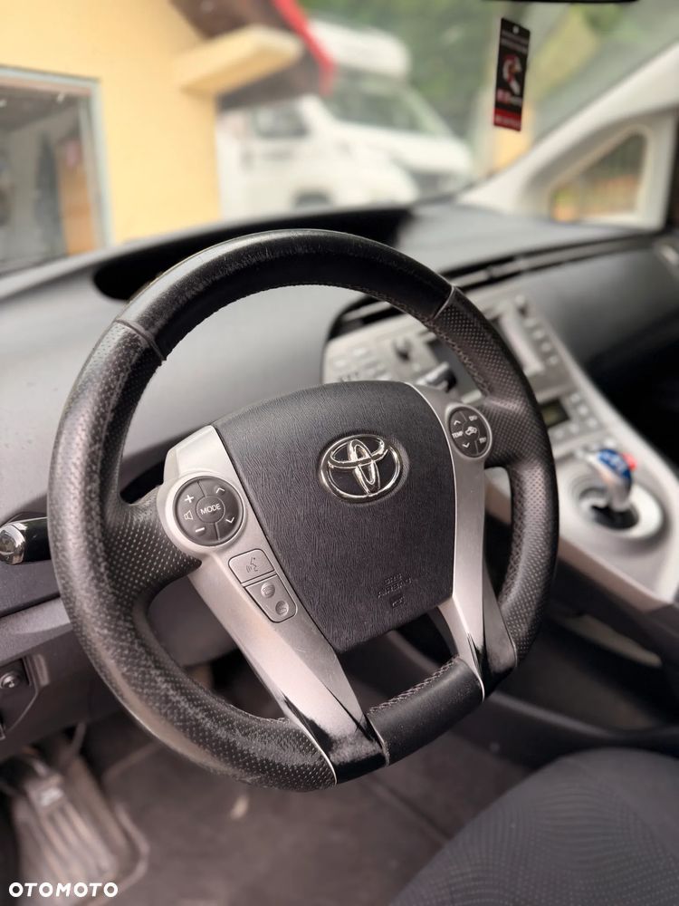 Toyota Prius 1.8 HSD Active - 18