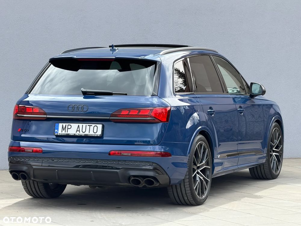 Audi SQ7 - 7