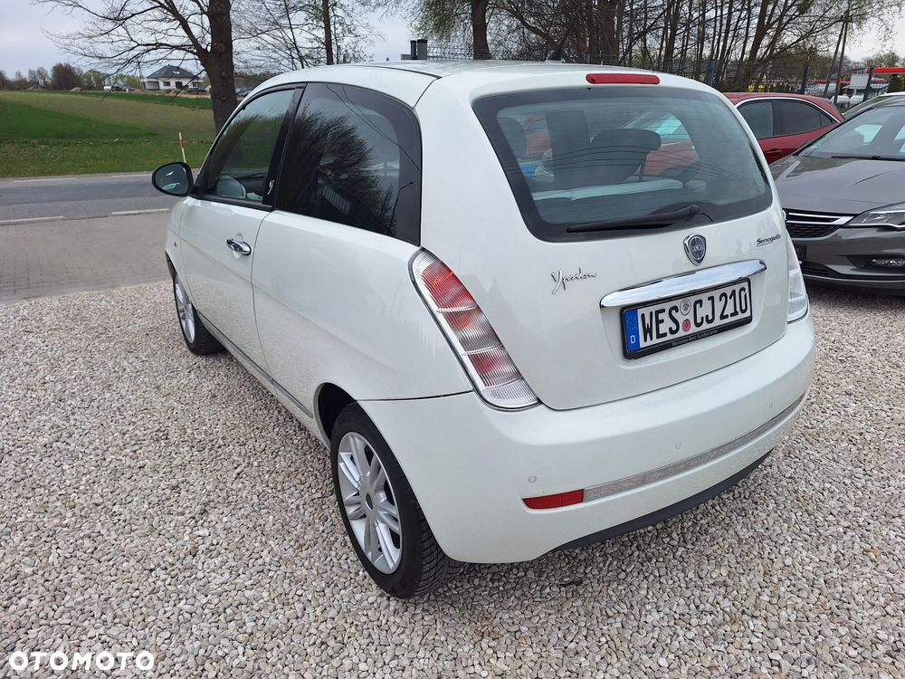 Lancia Ypsilon Y 1.2 8v Elefantino Gold - 10