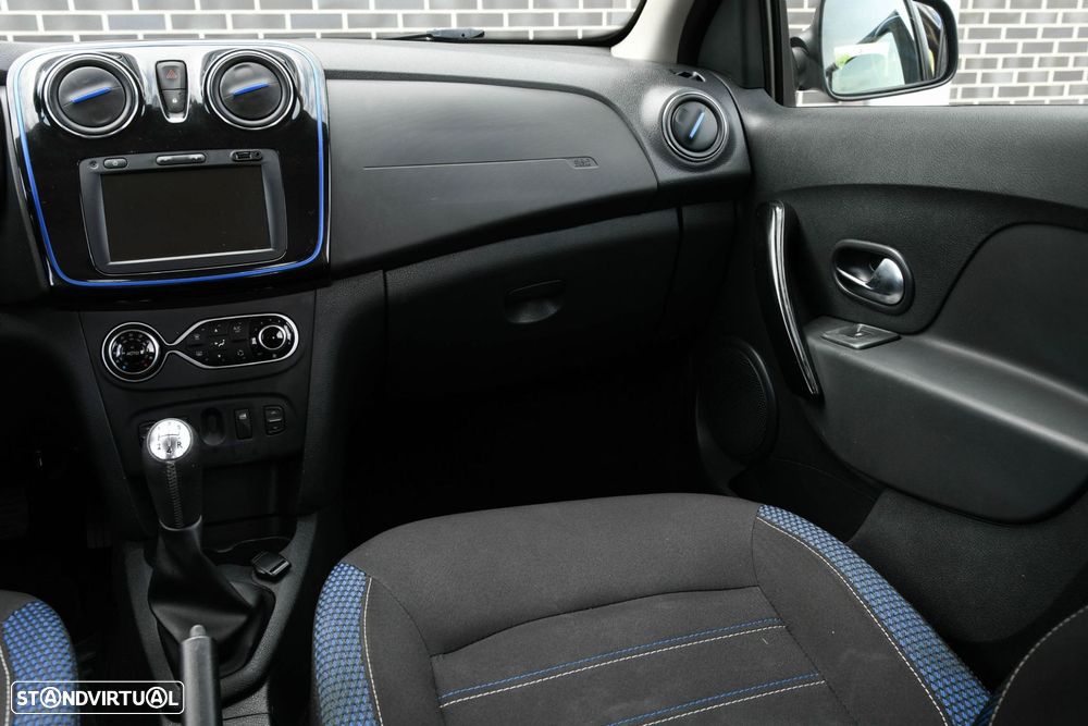Dacia Sandero - 12