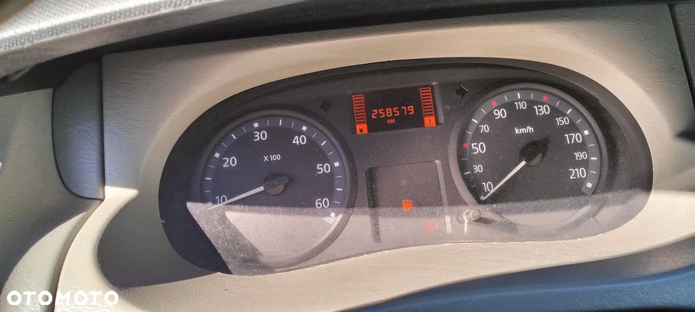 Renault Trafic - 18