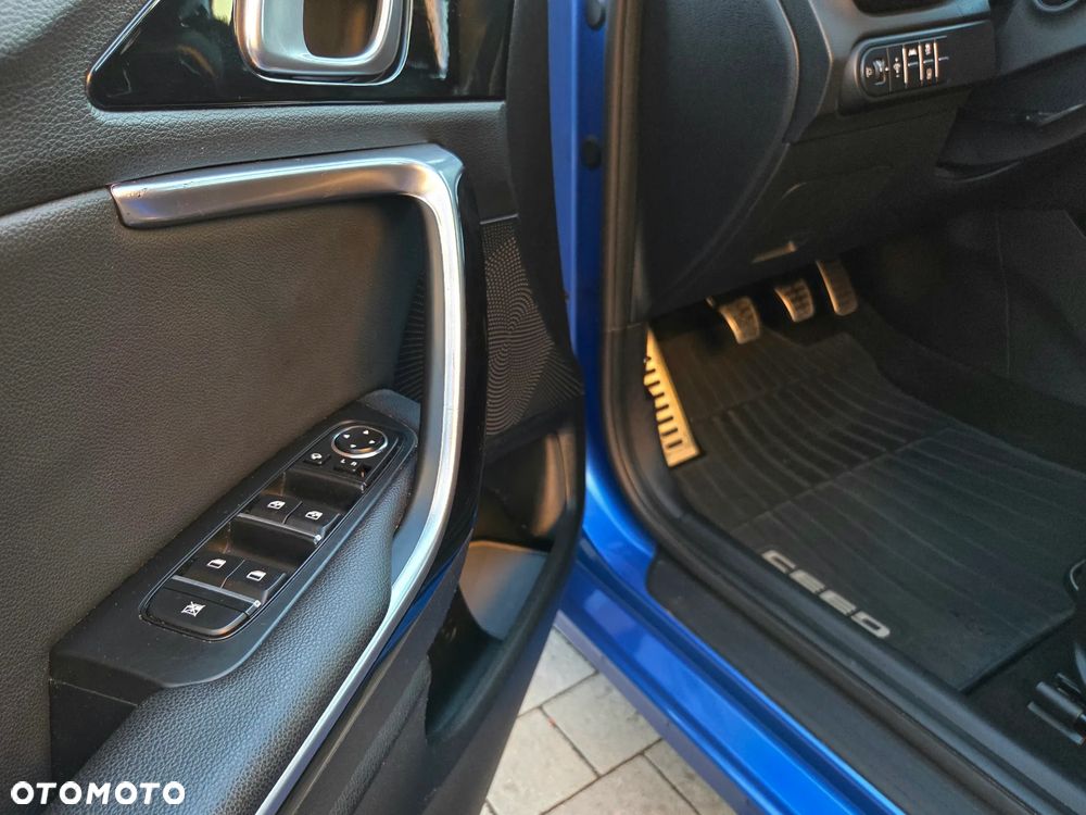 Kia Ceed 1.5 T-GDI Business Line Plus - 19