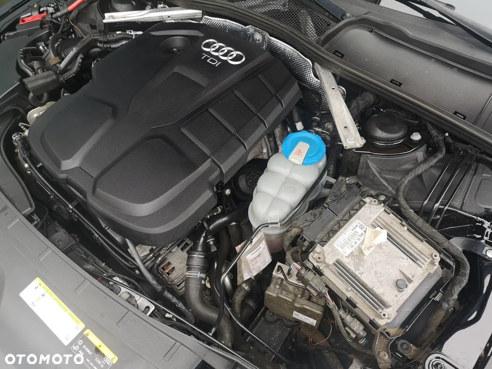 Audi A4 Avant 2.0 TDI S tronic - 32