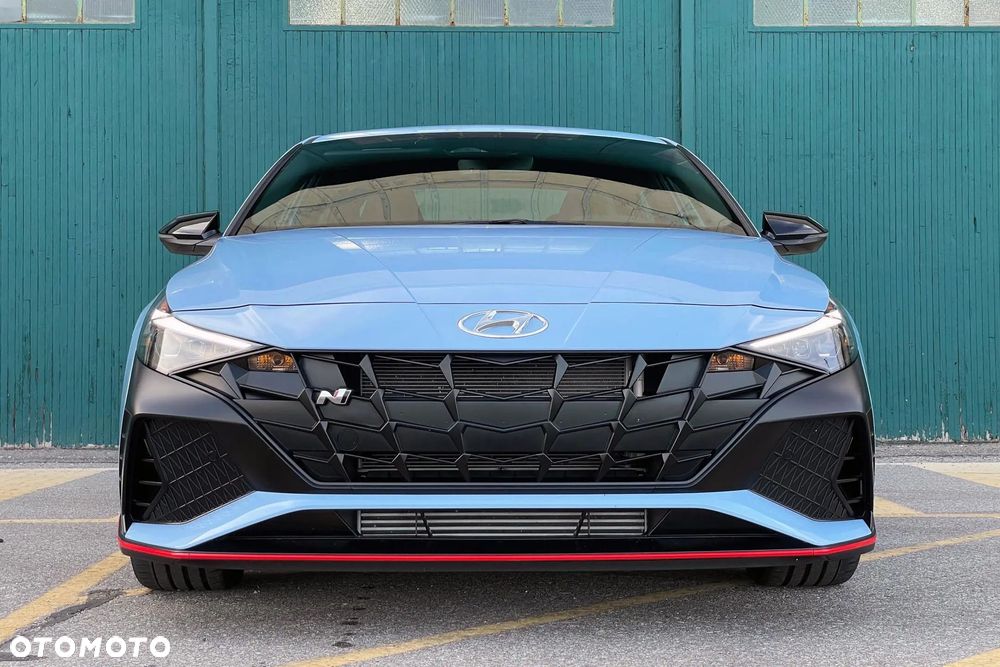 Hyundai Elantra - 2