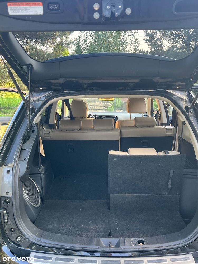 Mitsubishi Outlander 2.2 DID Instyle Navi - 10