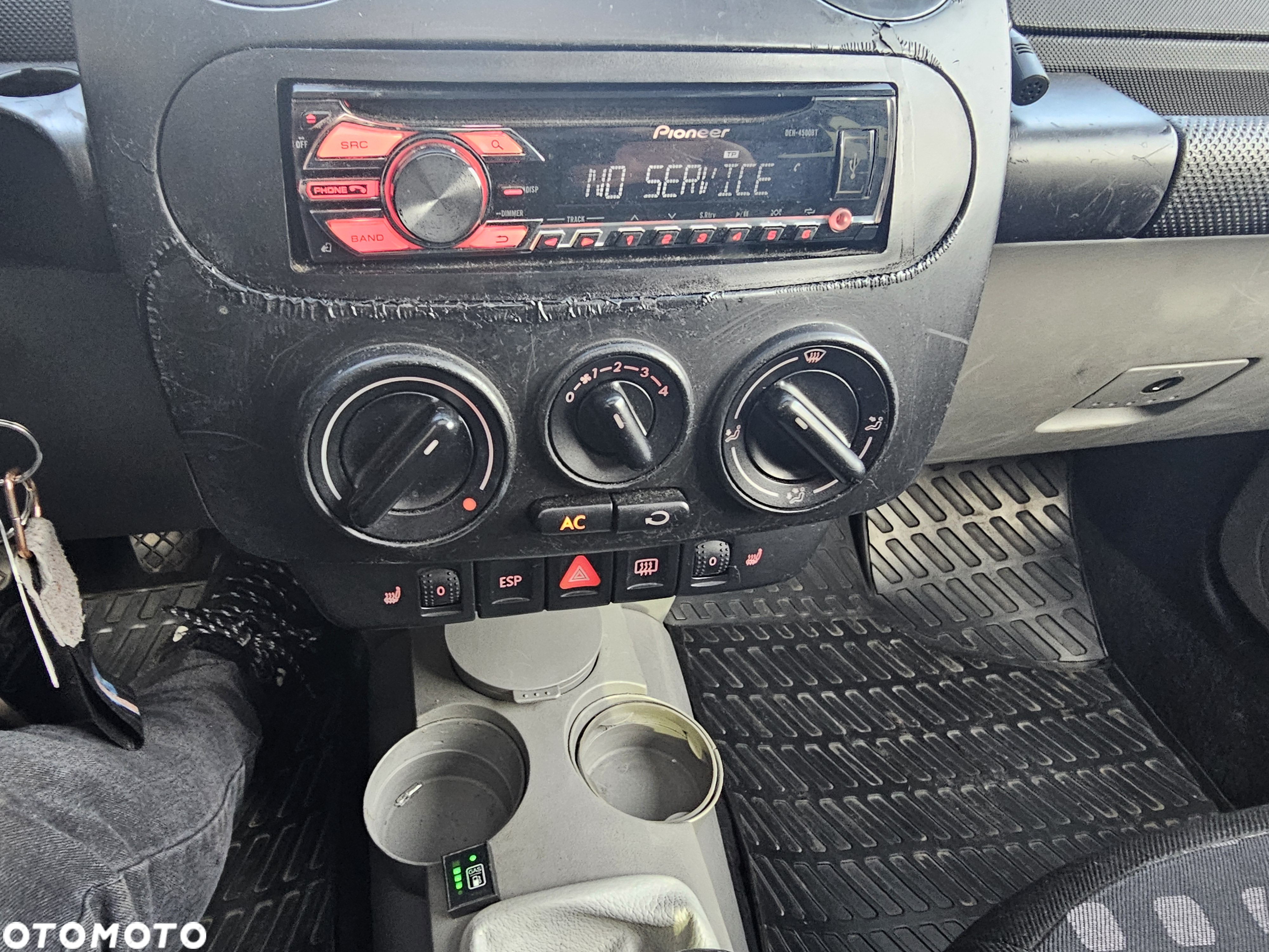 Volkswagen New Beetle - 13