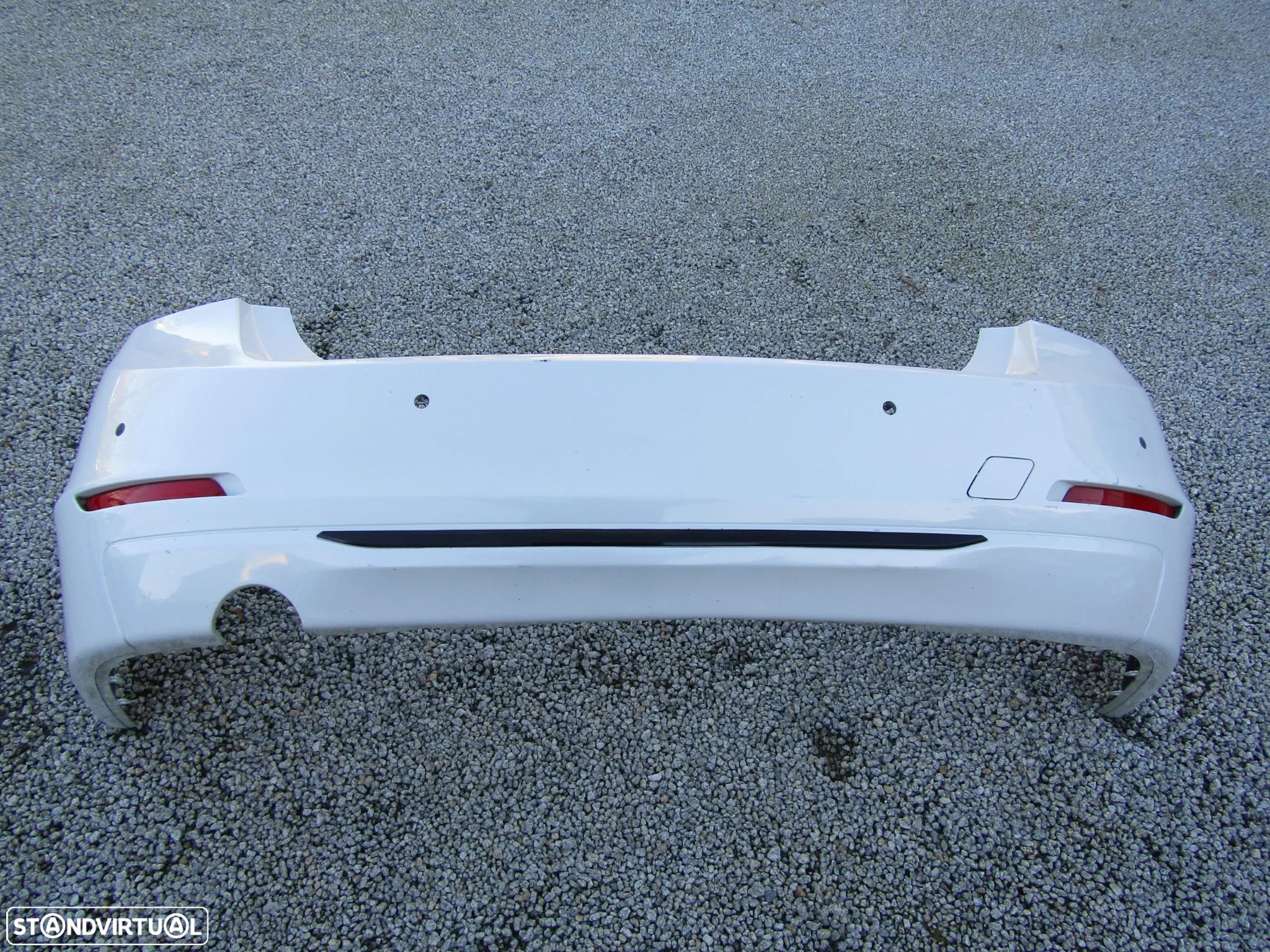 Para-choques tras  BMW F30 LIN (original) em bom estado - 1