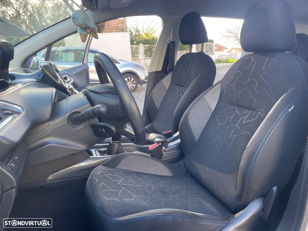 Peugeot 2008 1.2 PureTech Style - 9