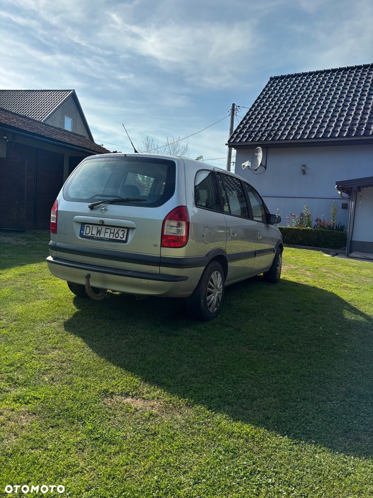 Opel Zafira 1.8 16V Comfort - 3