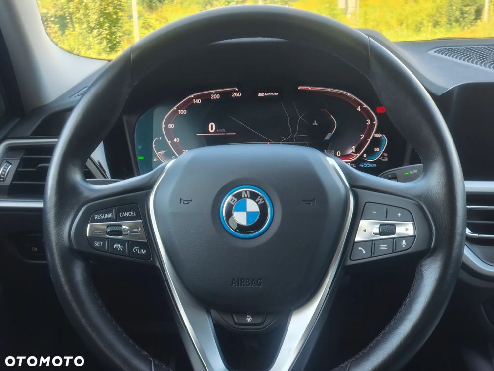 BMW Seria 3 320e - 32