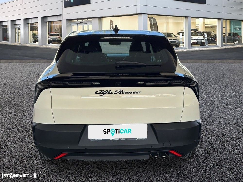 Alfa Romeo Junior 1.2 eDCT6 - 5