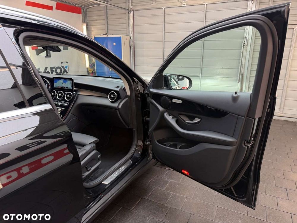 Mercedes-Benz GLC - 36