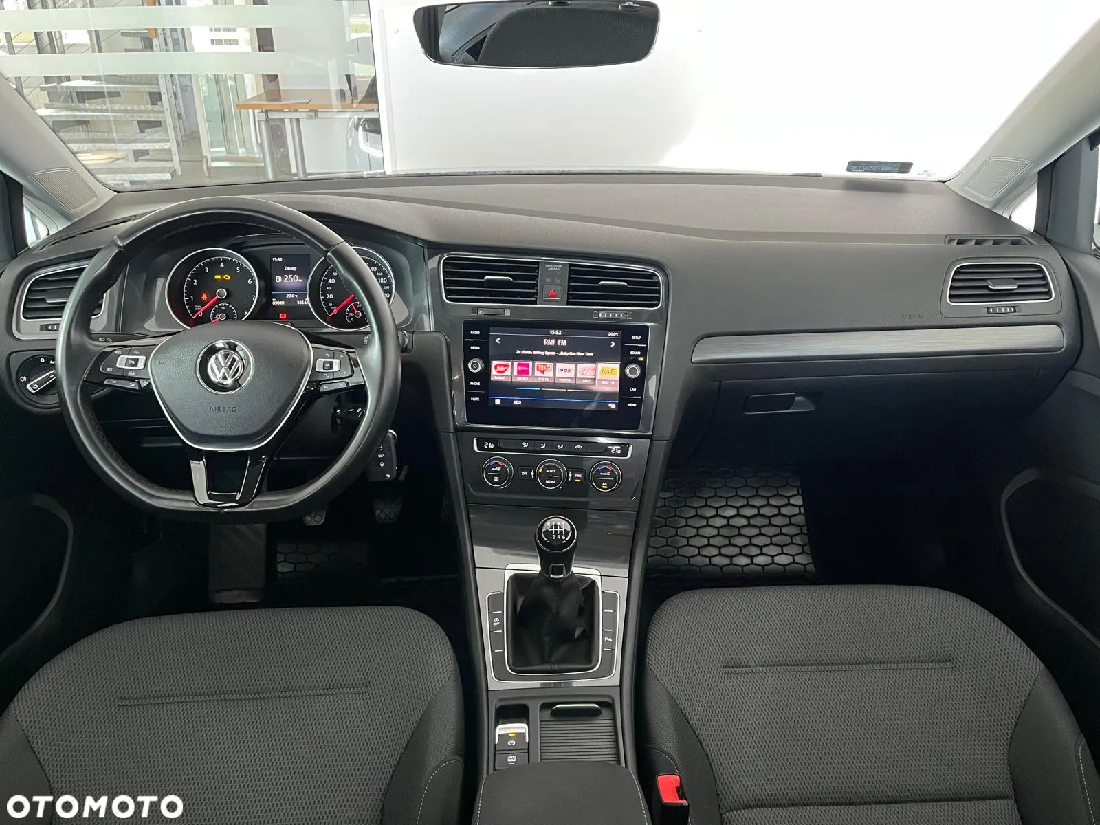Volkswagen Golf VII 1.4 TSI BMT Comfortline - 11