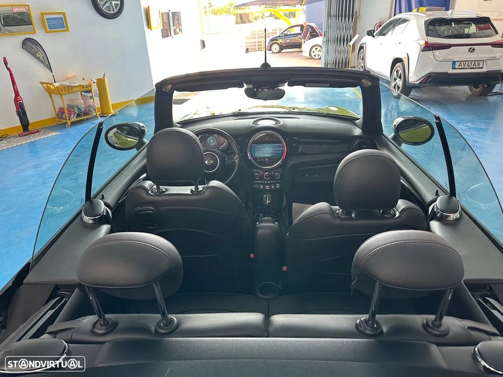 MINI Cabrio Cooper Auto - 16