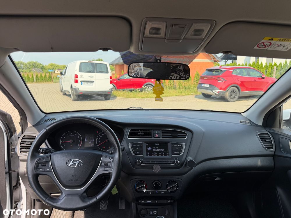 Hyundai i20 blue 1.2 YES - 12