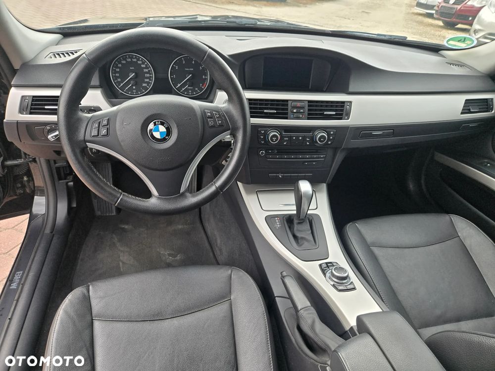 BMW Seria 3 318i Edition Exclusive - 13