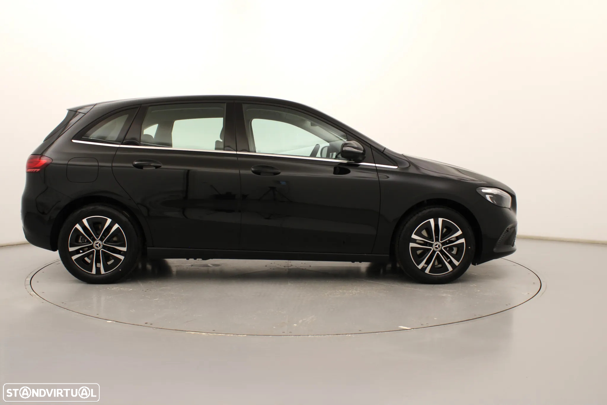 Mercedes-Benz B 250 e - 4