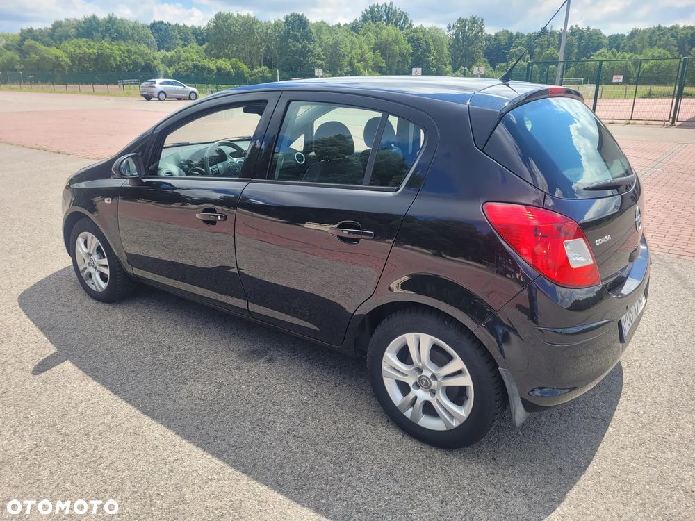 Opel Corsa 1.4 16V Innovation - 8