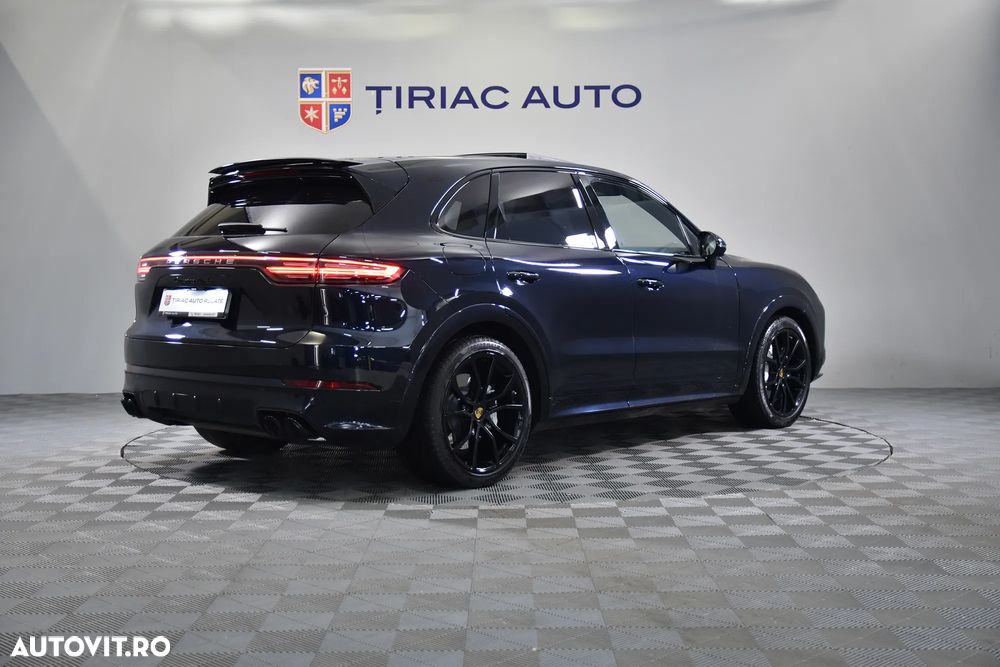 Porsche Cayenne Turbo - 6