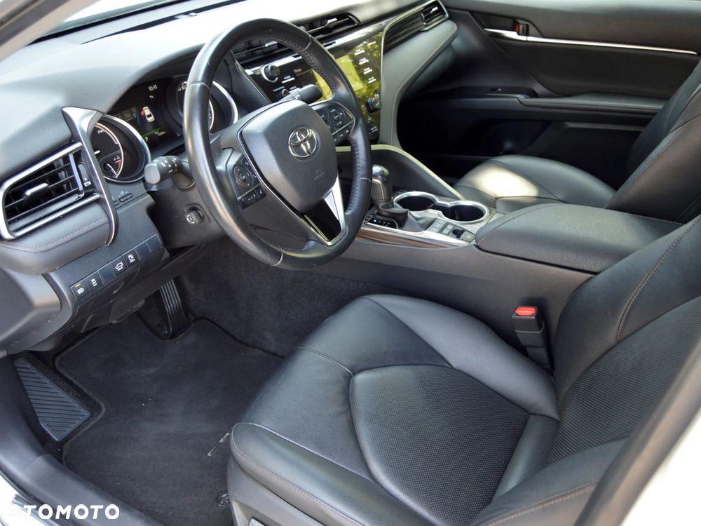 Toyota Camry 2.5 Hybrid Executive CVT - 7
