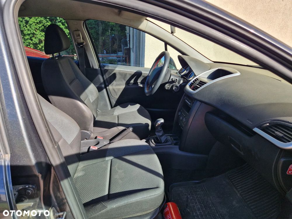 Peugeot 207 - 6