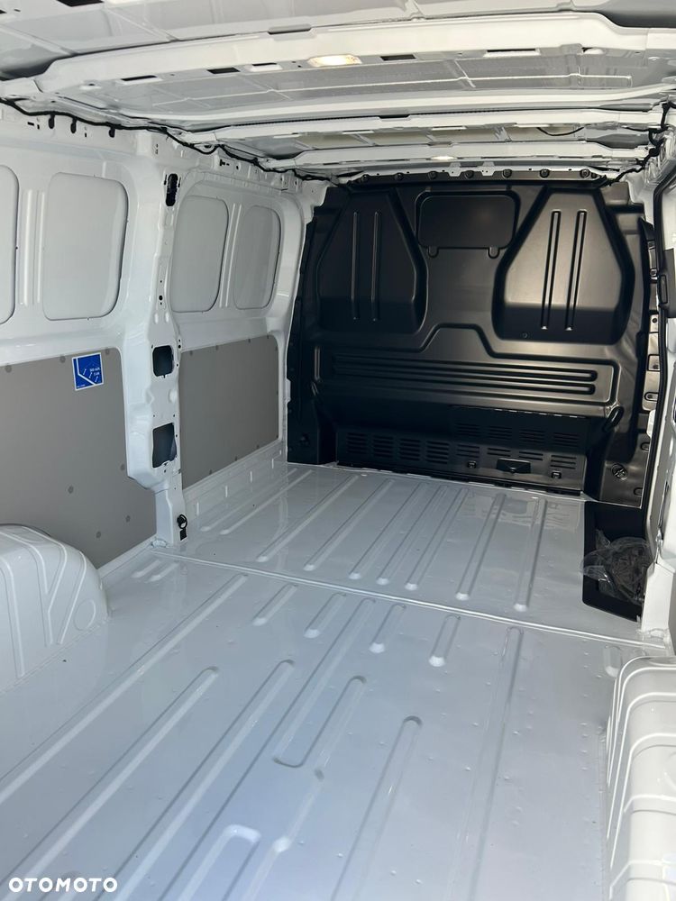Volkswagen Transporter FURGON T7 - 22