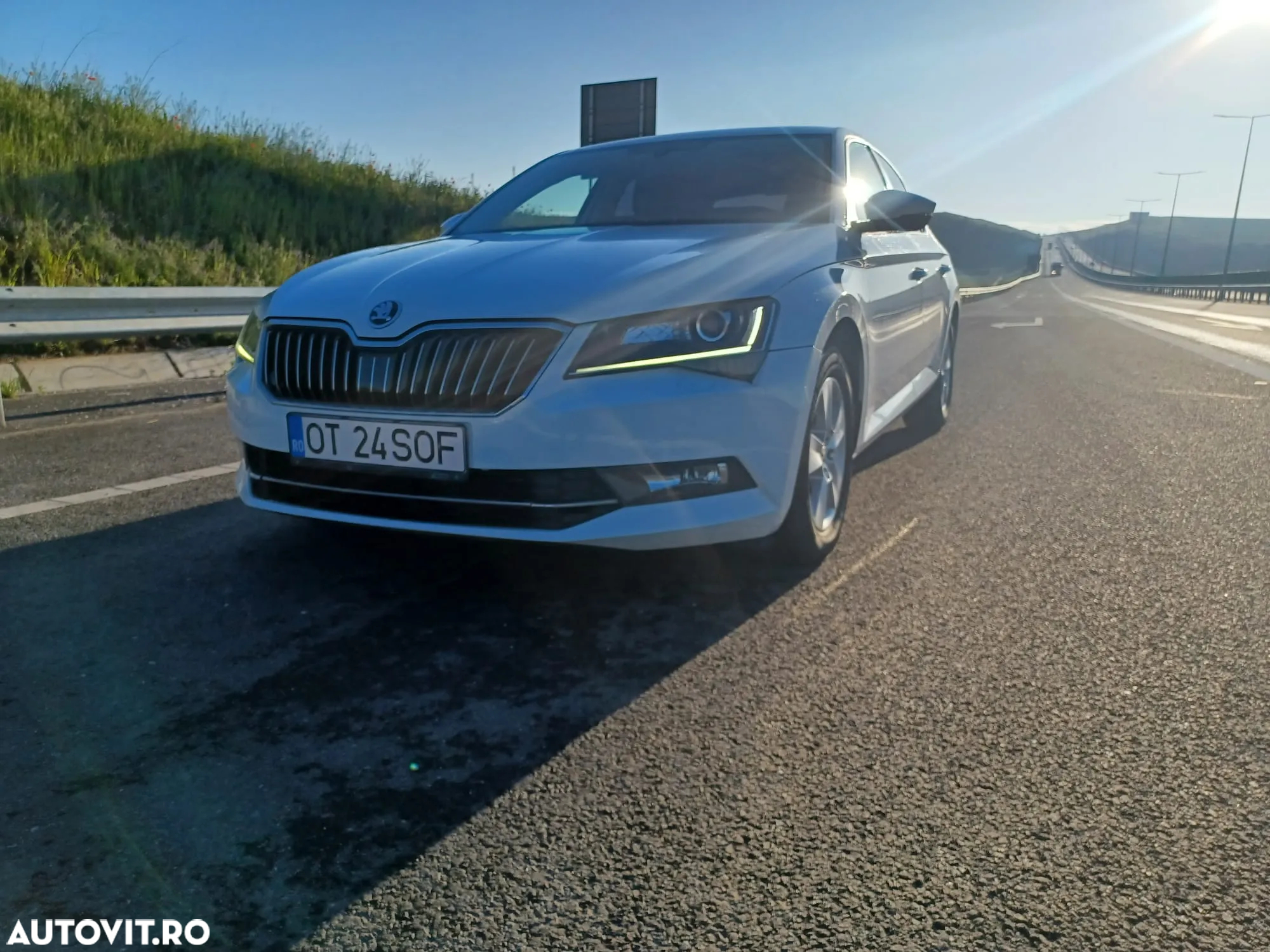 Skoda Superb 2.0 TDI Ambition - 14