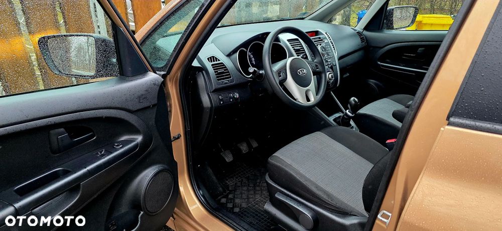 Kia Venga 1.4 M - 11