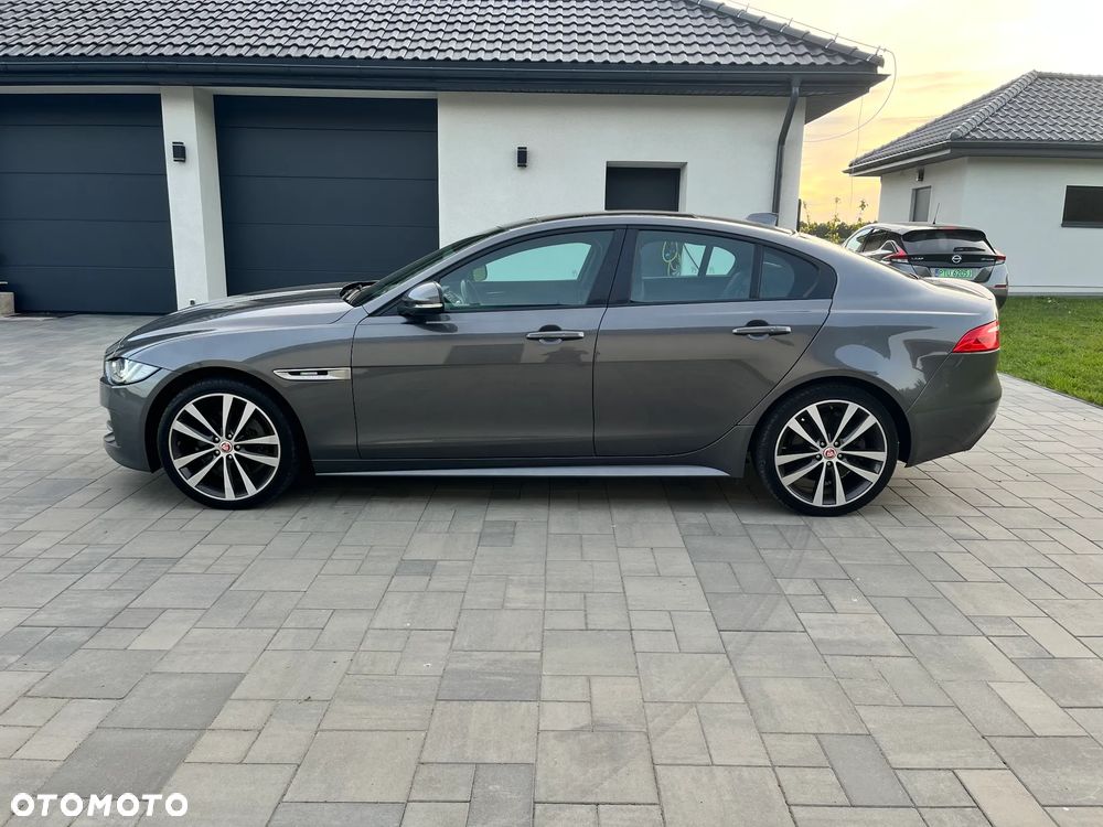 Jaguar XE 2.0 D AWD R-Sport - 8